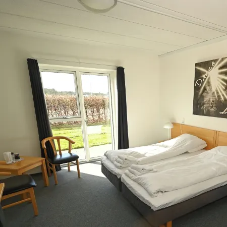 Sport & Academy Hotels in Farso
