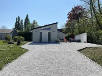 Villa with garden and private parking