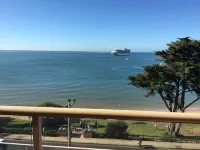 Beachfront 3 Bed 2 Bath Apartment. We offer complimentary internet + Netflix