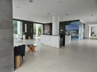 Newly remodeled Town Center condo Resort. Saltwater pool and water slide LUXURY