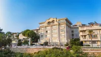 La Boutique Hotel & Suites