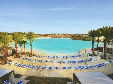 Spacious Home w/ King Bed - mid of Kemah and Galveston