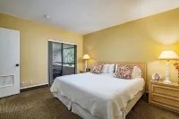Whispering Pines Owl Retreat - Newly Renovated Large 1Br - Innisbrook Golf View Hotels in Palm Harbor