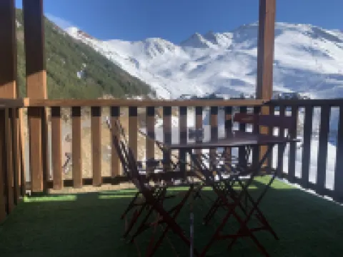 PEYRAGUDES - BACK ON SKIS - Sleeps 8