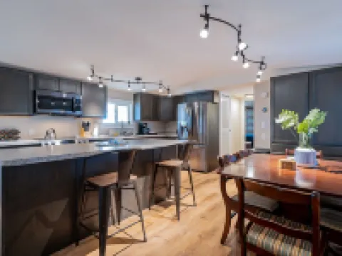 Newly updated home on spacious lot located outside of the city Hoteles en Apache Junction