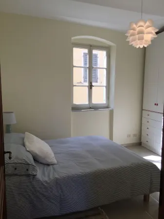 Sunny, updated apartment with balcony in Finalborgo and near gorgeous beaches