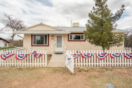 Bandit's Hideout! Cowboy Comfort in Historic Tombstone