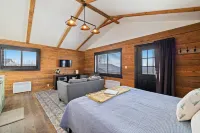 Secluded Romantic Summer Cabin Near Elk Mountain with Hot Tub, Firepit & Views!