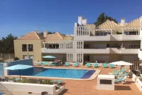 South Facing,Pool,Ground Floor,Garage Parking,150m to Waterfront,Quiet,Secure