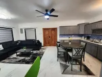 Retreat in New Kingston - Prime location for families or business travelers.