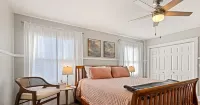 Casa de La Mijenta - Spacious 5-Bedroom Modern Lodge in Peaceful Lake Junaluska
