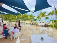 Waterfront Island House #14, Rum Point, Beach, Pool, Bikes, Kayaks, Paddleboards Hotels in Rum Point