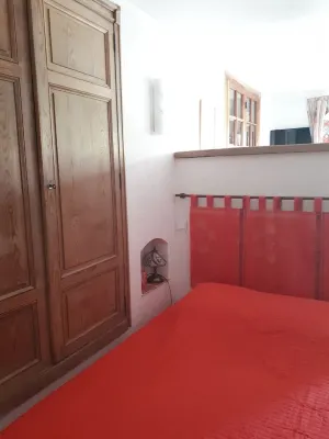 Charming studio, with private garden Hotels in Coaraze