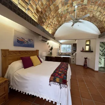 Oceanfront studio apartment