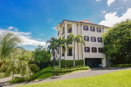 Oceanview 2-bedroom Condo at Pacifico Gated Community