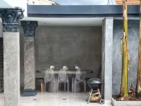 Beautiful architect-designed house with swimming pool, sauna, hammam...