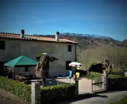 La Cheta - House in the hills with garden, between Lucca and the beaches of Viareggio