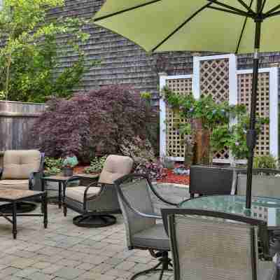 Charming Freestanding West End Cottage Hotel Exterior
