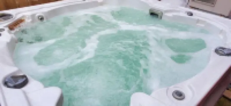 Historic Signal Hill Escape. Hot tub/ocean view