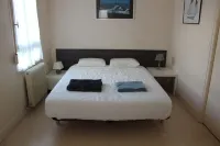 T2 (2-4 pers by the sea, ideal location Hotels in Douarnenez