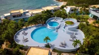 Ocean View, Spacious Condo next to Pool