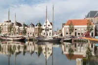 Chalet with Garden, Views, Wifi, Leeuwarden Franeker Harlingen