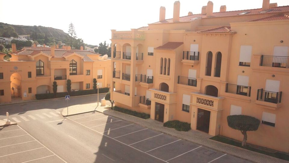 BAÍA DA LUZ - Apartment T2 + 1 Duplex 500m from the beach