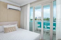 What a view! Oceanfront Studio, Superb Location, very central!