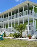Key Lime House with a 100’ dock: A Solar-Powered Waterfront Oasis on Black Sound Joe's Studio附近的飯店
