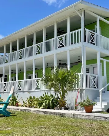Key Lime House with a 100’ dock: A Solar-Powered Waterfront Oasis on Black Sound