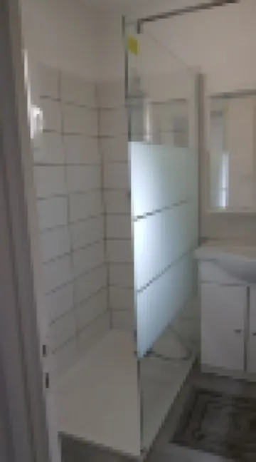 Ground-floor apartment with garden and barbecue near beach and shops.