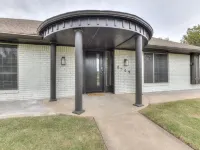 Instaworthy Cozy House - near Lake Hefner, OKC Hotels near Courtyard Plaza Shopping Center