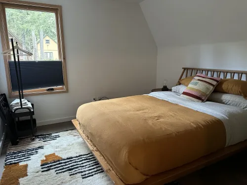 New modern A-Frame Cabin! 20 min to the slopes and 1hr from Portland.