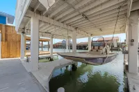 Home with private pool and deck with boat slip Hotels in Port Isabel