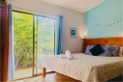 Hilltop Oasis – 5 Min to Ocotal Beach + Pools Hotels in 