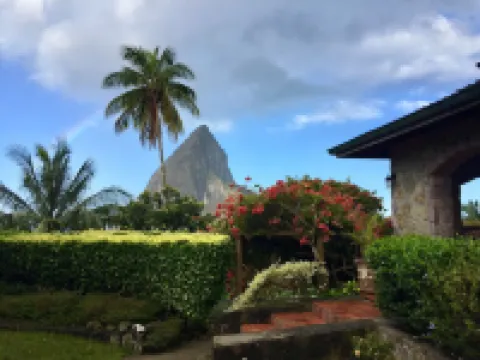 Private Honeymoon Villa with View Of Caribbean & Piton Mountains, Full Service Отели в г. 