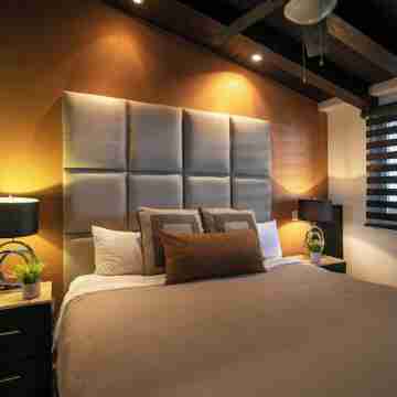 Signature Pinnacle Penthouse on ~ H G T V  HOUSE HUNTERS INTERNATIONAL ~ Rooms