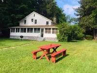 Spectacular Cottage at Bantam Lake, Sleeps 12 Hotels in der Nähe von White Flower Farm