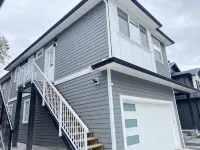 Quiet Bright Luxurious & Clean Private Modern Suite with free Parking  & A/C