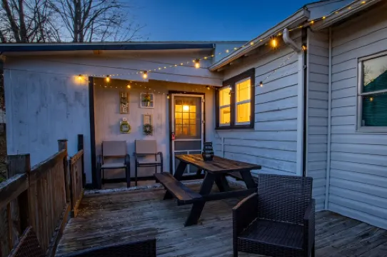 Insta Worthy + 10 min to NRGNP+ Pets Welcome