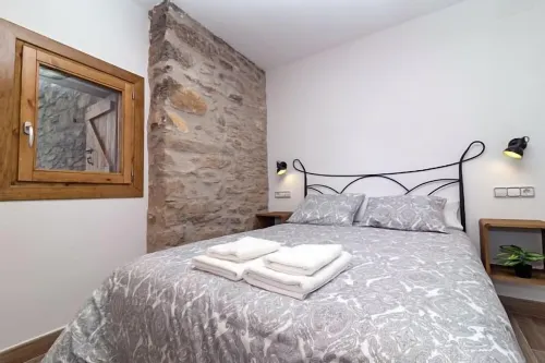 Rural house (full rental) La Bodega de Puy for 8 people