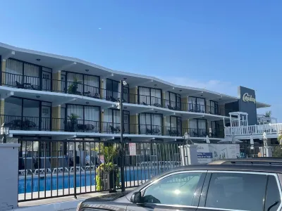 New condo close to the boardwalk and 2 blocks from the beach.