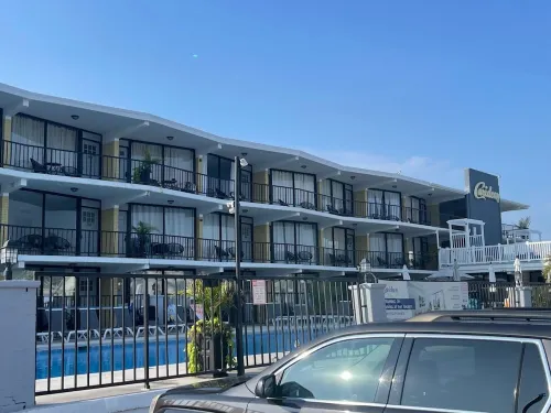 New condo close to the boardwalk and 2 blocks from the beach.