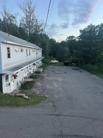 Newly renovated motel garden rooms heart of boothbay affordable great hospitaliy