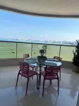 Apart de Luxo de frente para a PRAIA DO MORRO! 4 suítes, 3 vagas, ar cond, WIFI