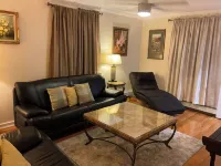 Duplex with  private Entrance , A block from UBS Arena & Belmont Park, Hotel a John F. Kennedy International Airport