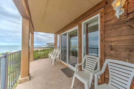 Condo #29 has AMAZING unsurpassed views of the Pacific Ocean!