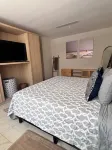 H&H Cozy Apartment (walking distance to Downtown)