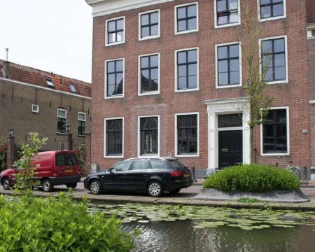Canal house top floor in historic center Gouda Hotels in Gouda