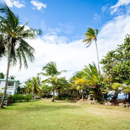 Casa Del Mar Beachfront House on quiet beach, surf out front, tidepools for kids